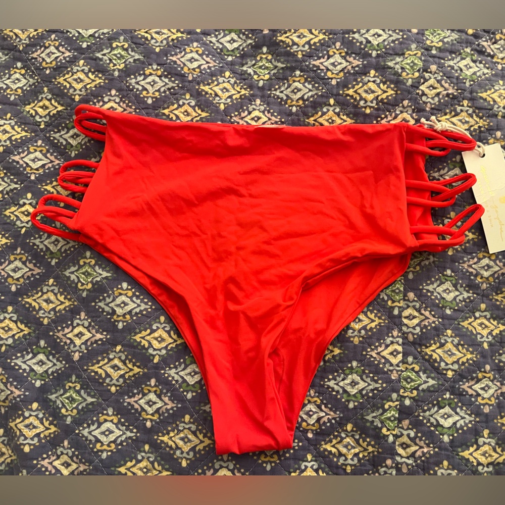 Beautiful swim bottoms